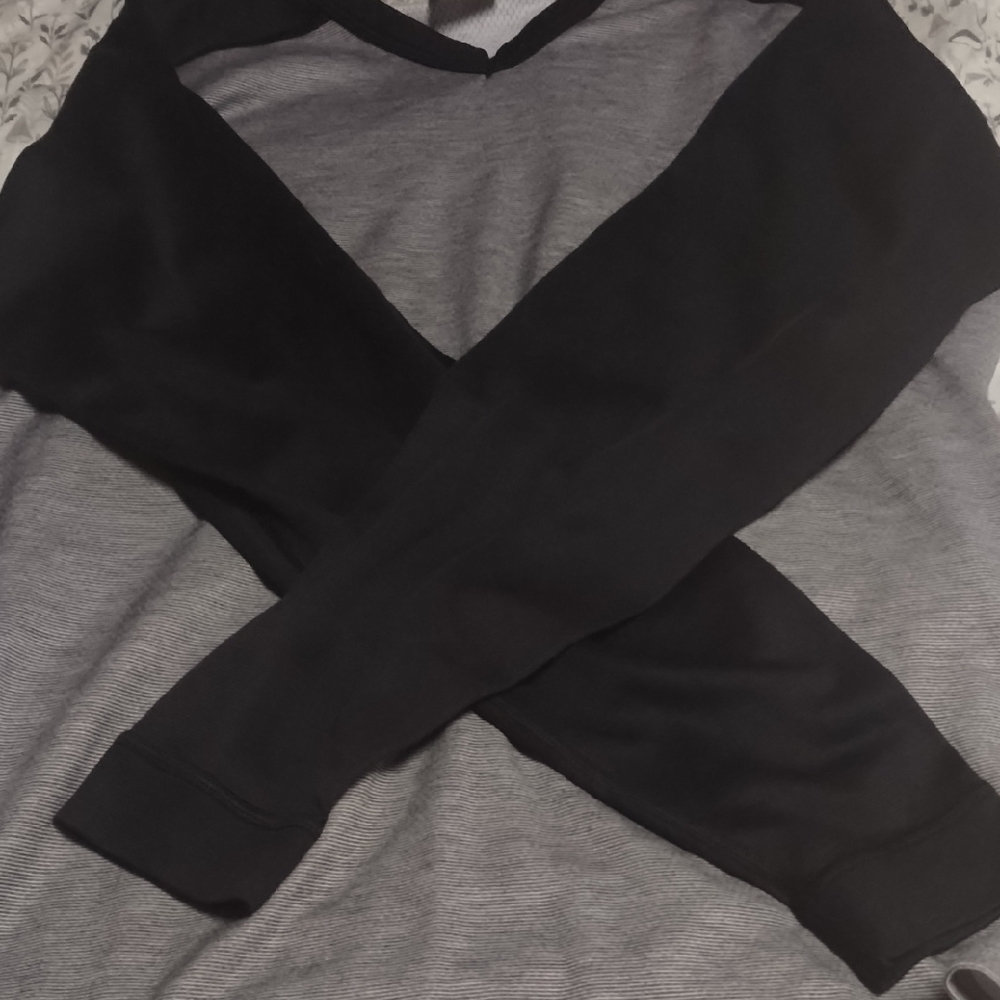 Patagonia Black and Gray Long Sleeve Tee